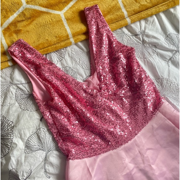 Mini pink flowy party dress - Picture 3 of 3